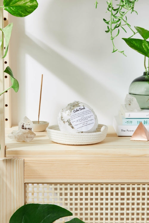 Organic Bath Calm Bomb: Lavender and chamomile formula