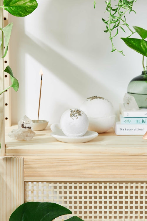 Organic Bath Calm Bomb: Lavender and chamomile formula